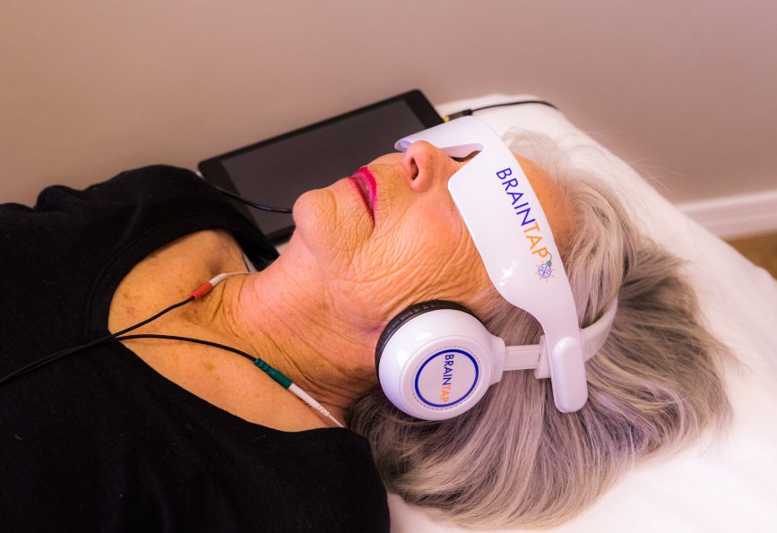 Can Using BrainTap for Sleep Reduce Insomnia Without Medication?
